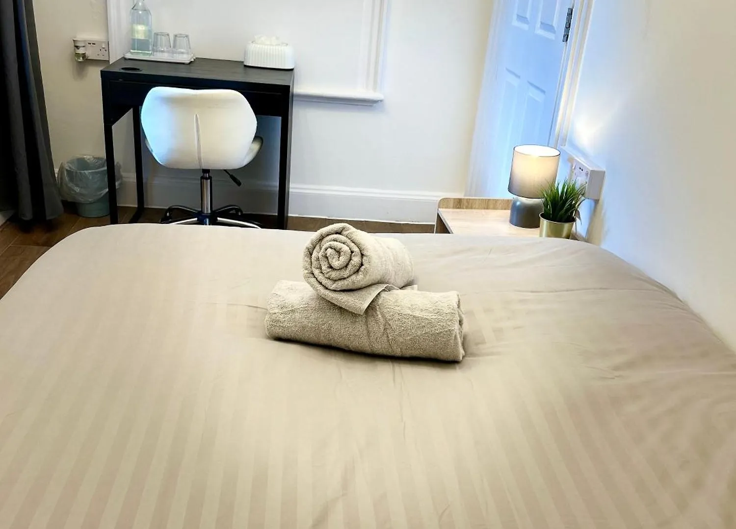 The Prestige Suite - London Guest house