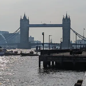 Gasthof Tobacco Docks & St Katherine's, London