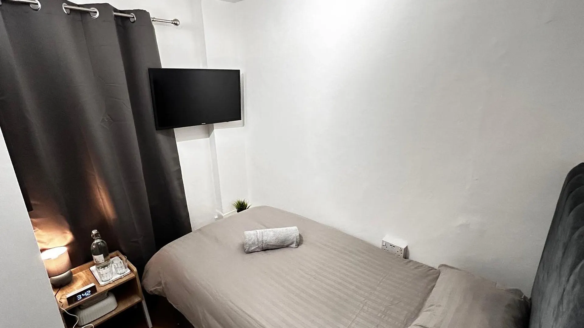 The Prestige Suite - London 0*,