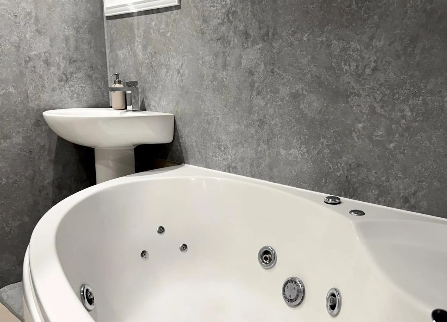 The Prestige Suite - London Guest house