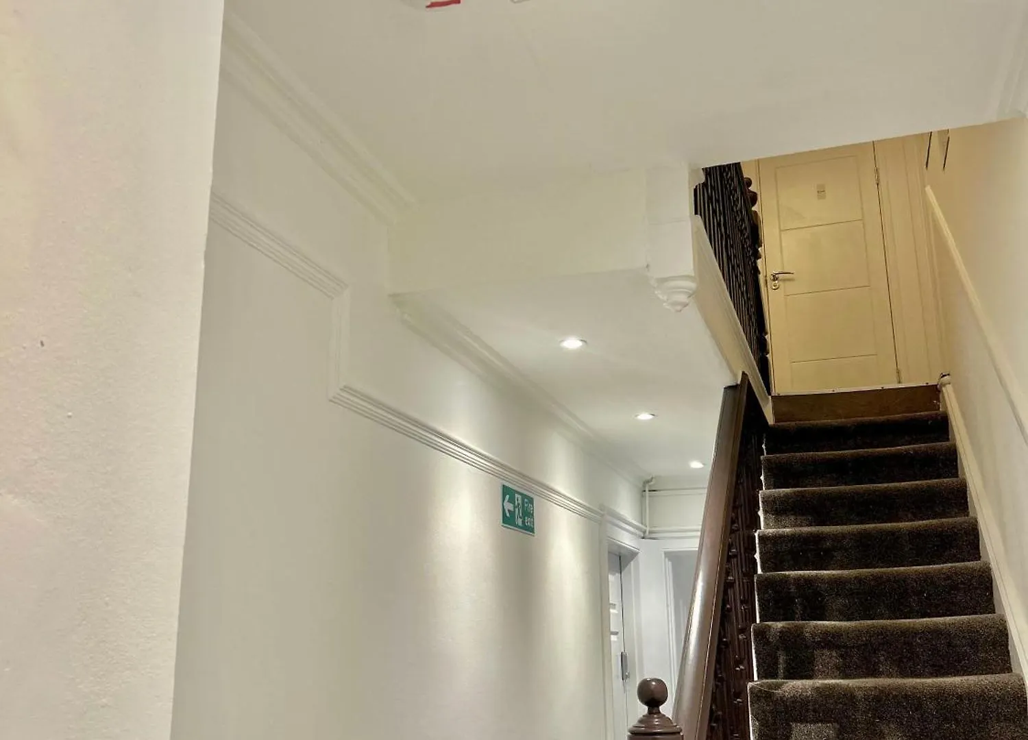 The Prestige Suite - London 0*,